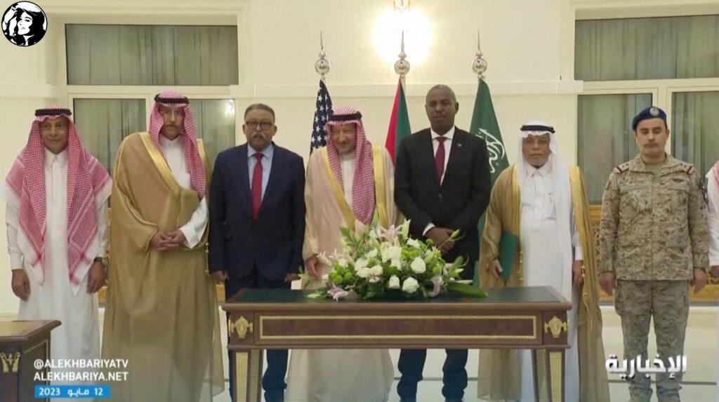 وفدا التفاوض مع الوساطة بجدة