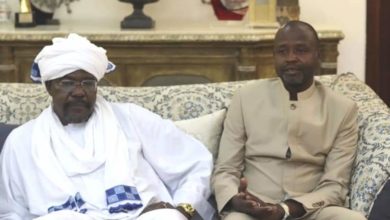 حجر والهادي إدريس يغادران إلى أديس أبابا